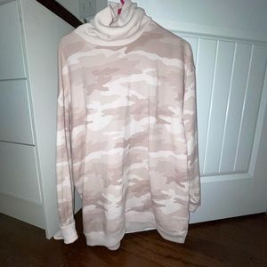 AE Jegging Fit Camo sweatshirt